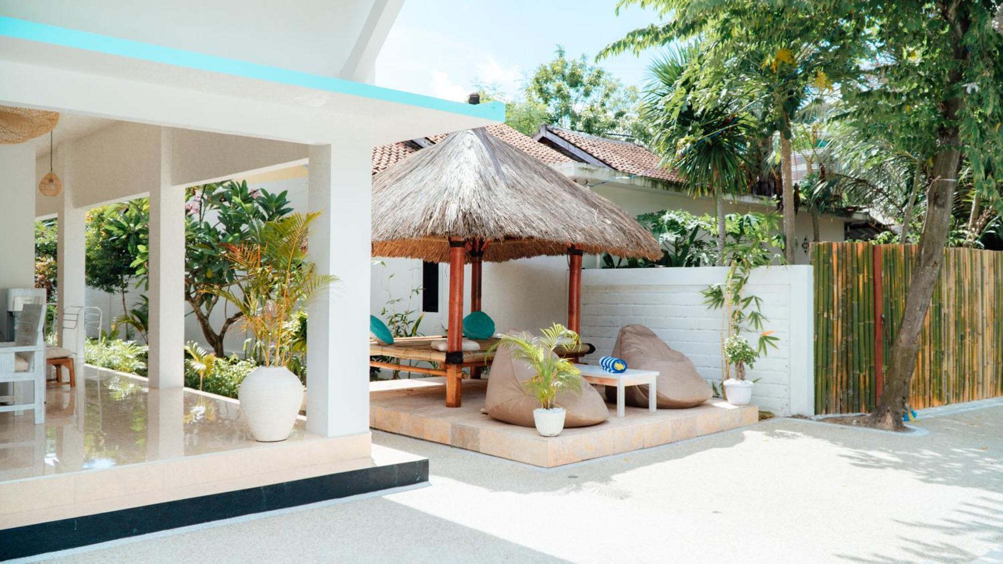 Kuta The White Bay Lombokアパートメント エクステリア 写真